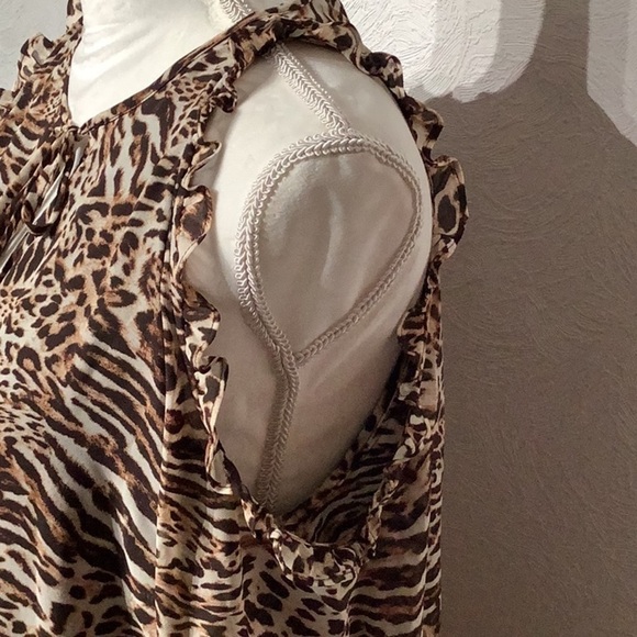 MICHAEL Michael Kors NWT - Sz M - cold shoulder animal print chic Top - Picture 3 of 9